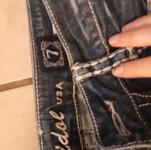 Jeans - Picture 3 of 4